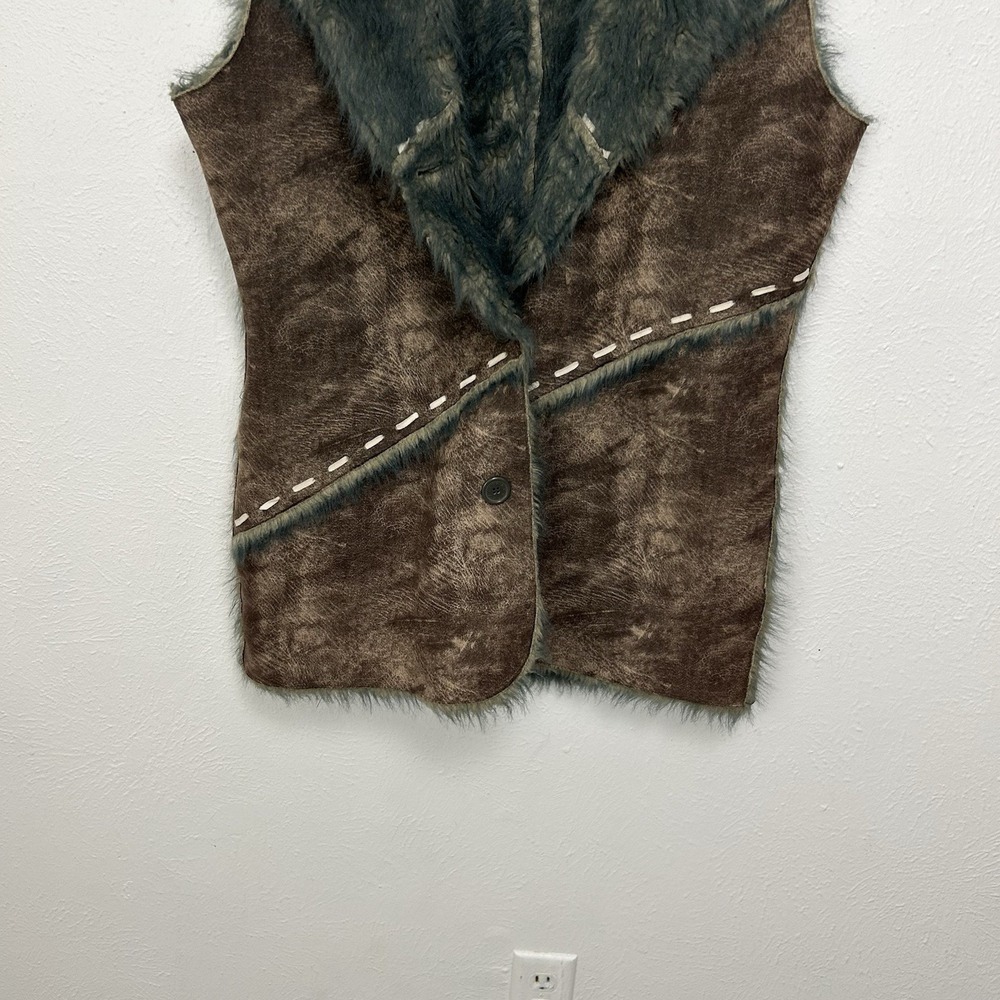 Vintage Y2K Paparazzi Brown Faux Fur Vest Western Hippie Waist Coat Sz M Button - Picture 3 of 9